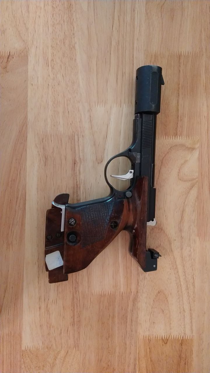 Pistool Unique