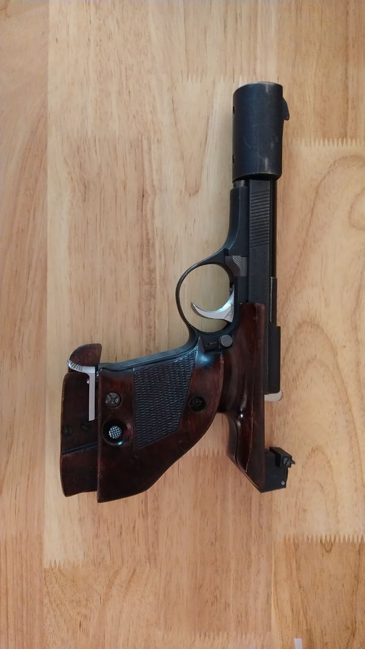 Pistool Unique